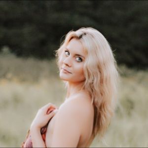 Meet your Posher, Sophie clair